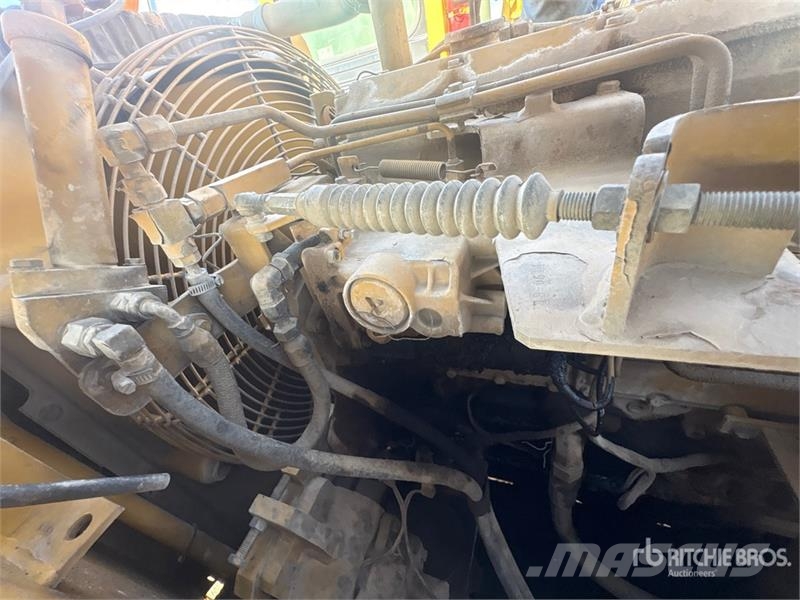 CAT 325B L Crawler excavators