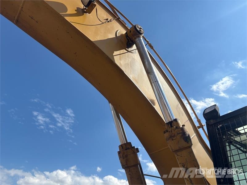 CAT 325B L Crawler excavators
