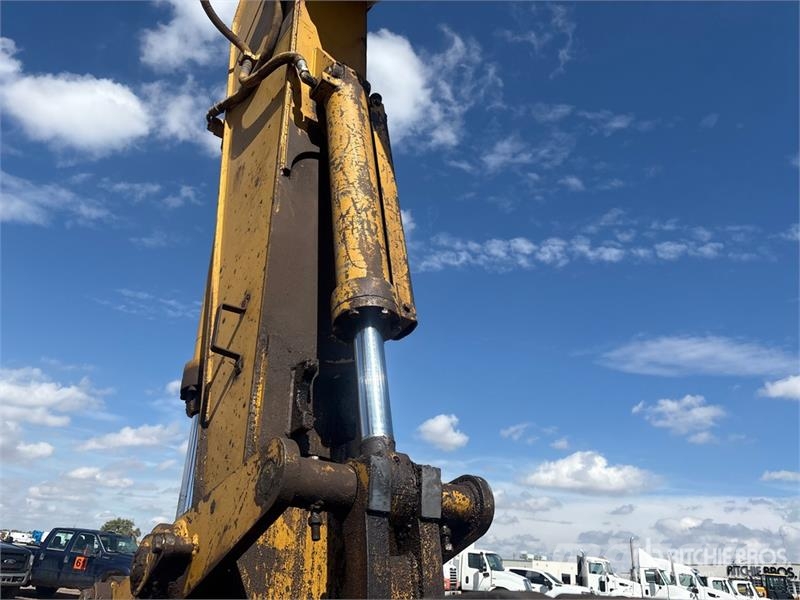 CAT 325B L Crawler excavators
