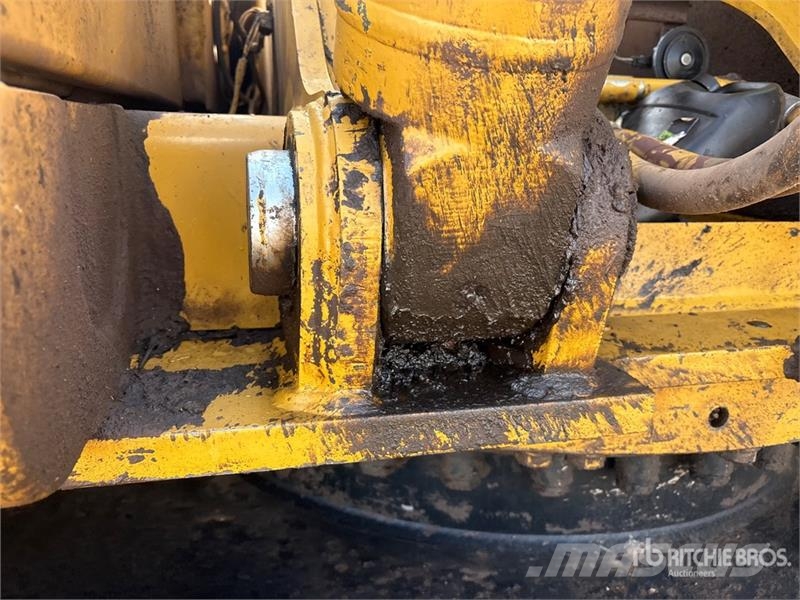 CAT 325B L Crawler excavators