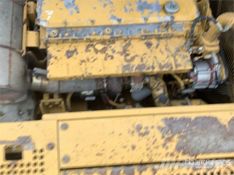 CAT 325L Pelle sur chenilles