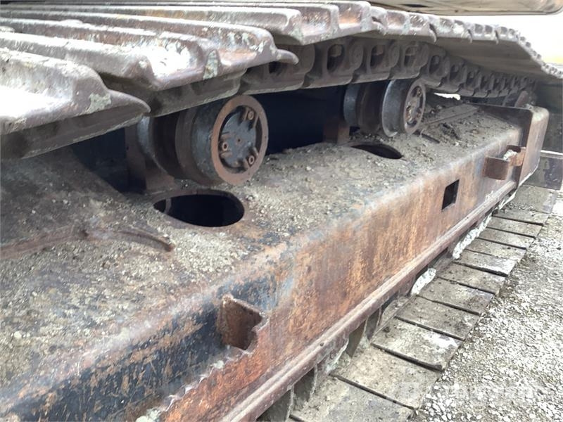 CAT 325L Pelle sur chenilles