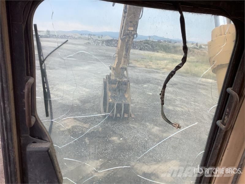 CAT 325L Pelle sur chenilles