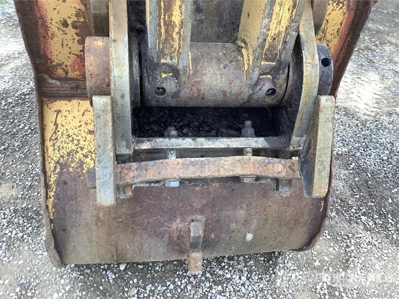 CAT 325L Pelle sur chenilles