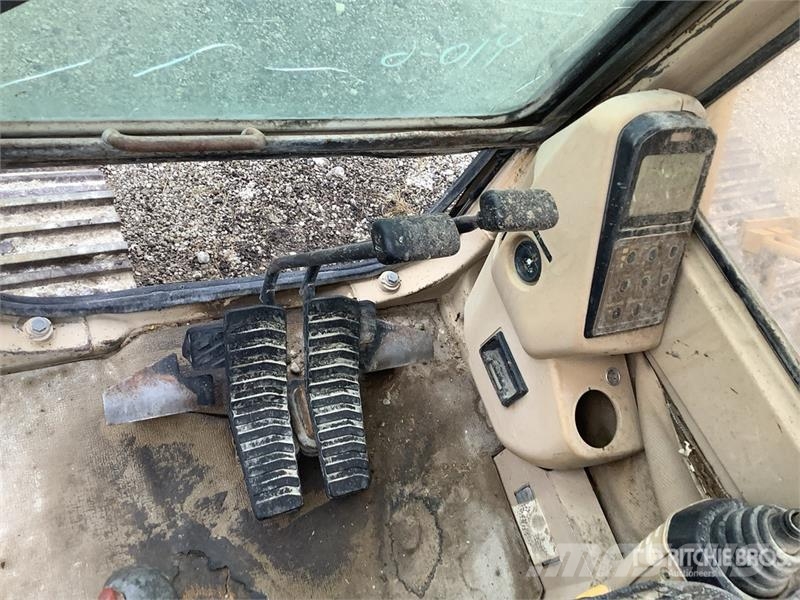 CAT 325L Pelle sur chenilles