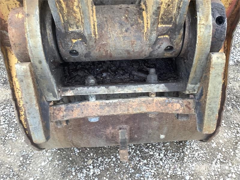 CAT 325L Pelle sur chenilles