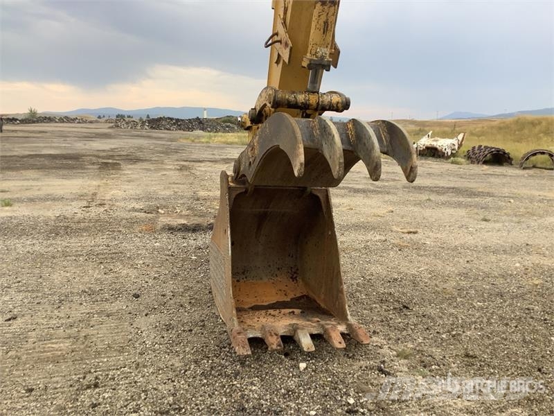 CAT 325L Pelle sur chenilles