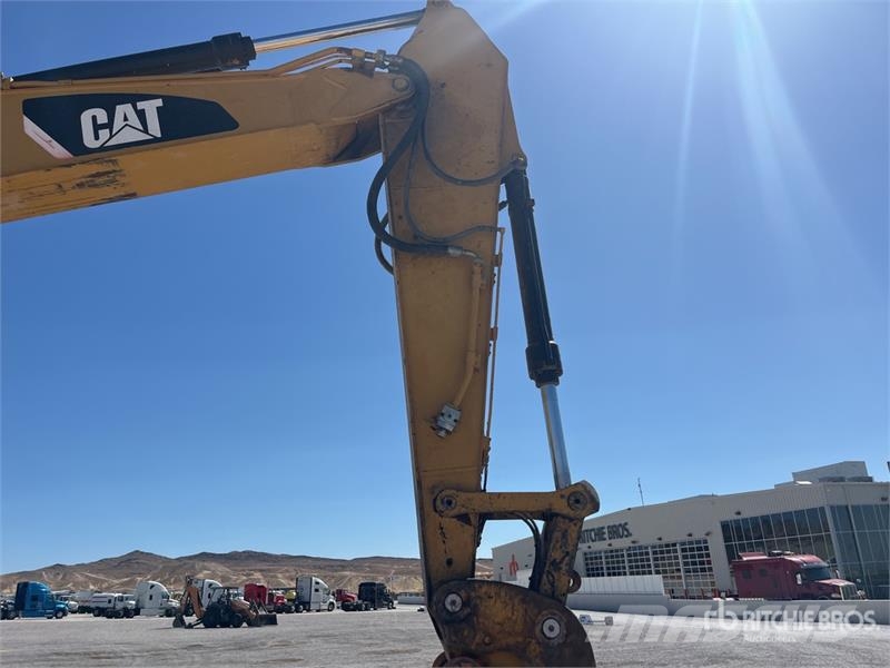 CAT 328D Tracked Excavator Bagri goseničarji