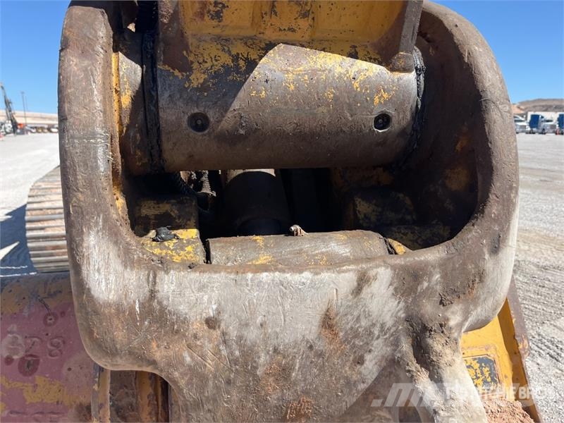 CAT 328D Tracked Excavator Bagri goseničarji