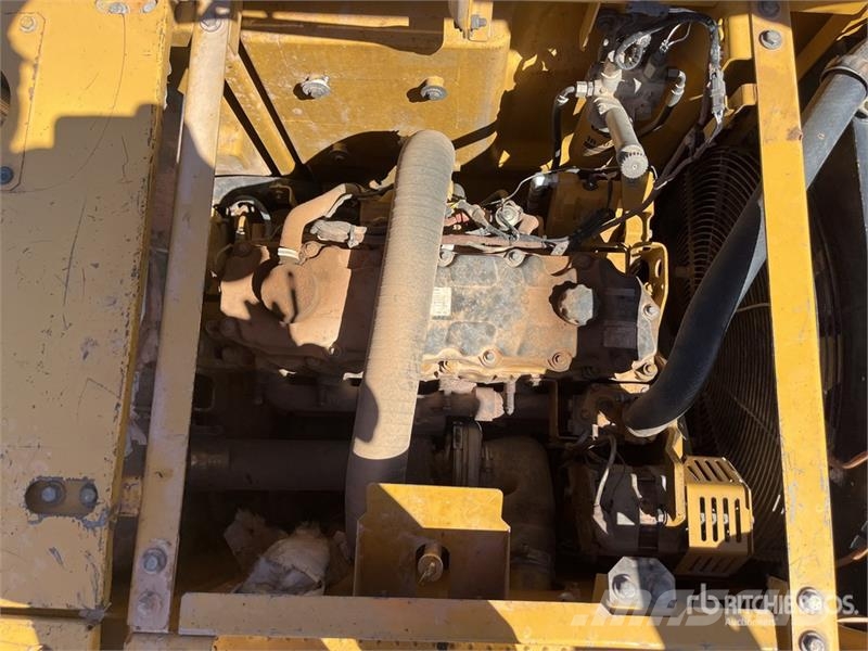 CAT 328D Tracked Excavator Bagri goseničarji