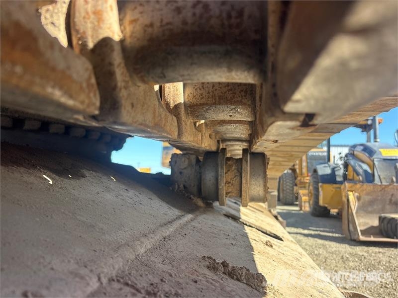 CAT 328D Tracked Excavator Bagri goseničarji