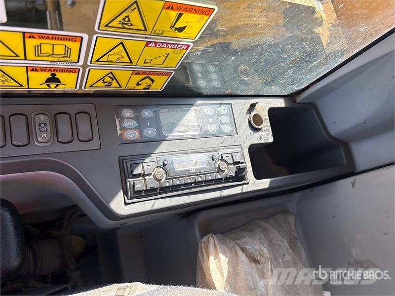 CAT 335F LCR Tracked Excavator Lánctalpas kotrók