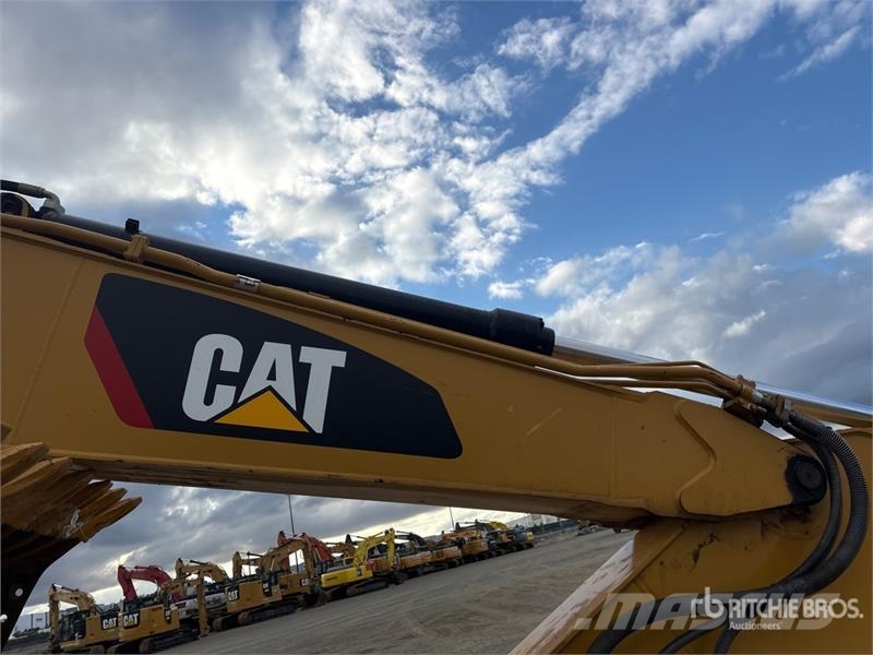 CAT 335FL CR Tracked Excavator Gravemaskiner på larvebånd