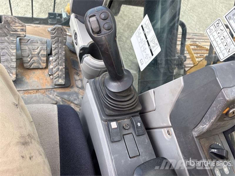 CAT 335FL CR Tracked Excavator Gravemaskiner på larvebånd