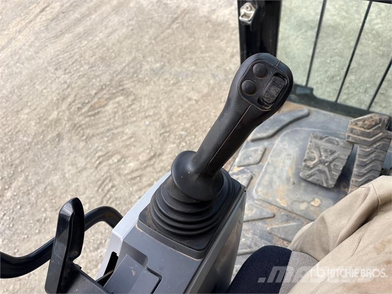CAT 335FL CR Tracked Excavator Gravemaskiner på larvebånd