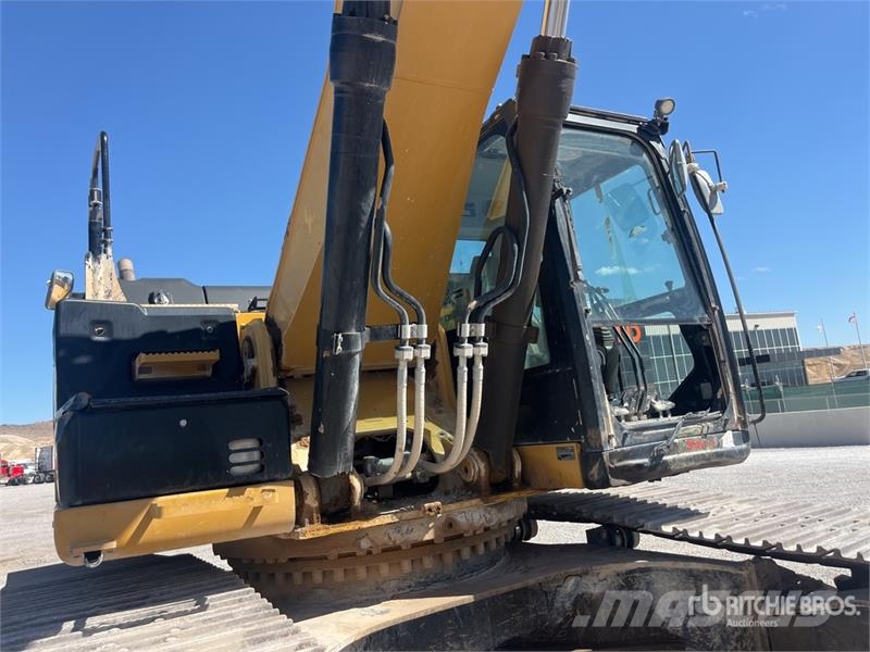 CAT 336 EL Tracked Excavator Bagri goseničarji