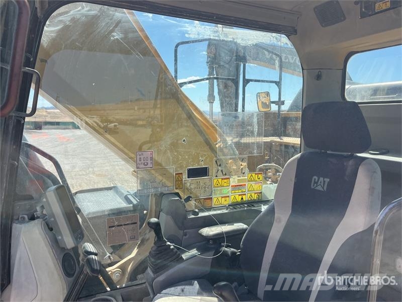 CAT 336 EL Tracked Excavator Bagri goseničarji