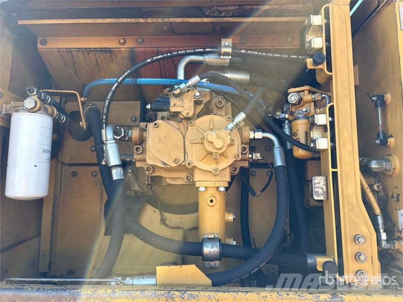 CAT 345C L Lánctalpas kotrók