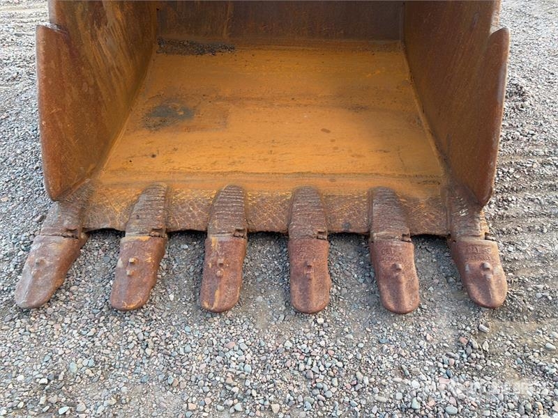CAT 365B حفارات زحافة