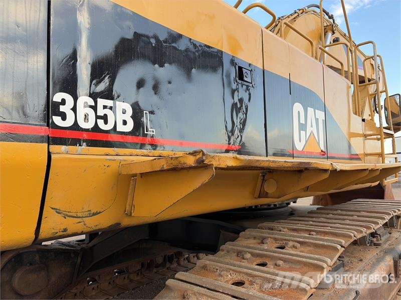 CAT 365B حفارات زحافة