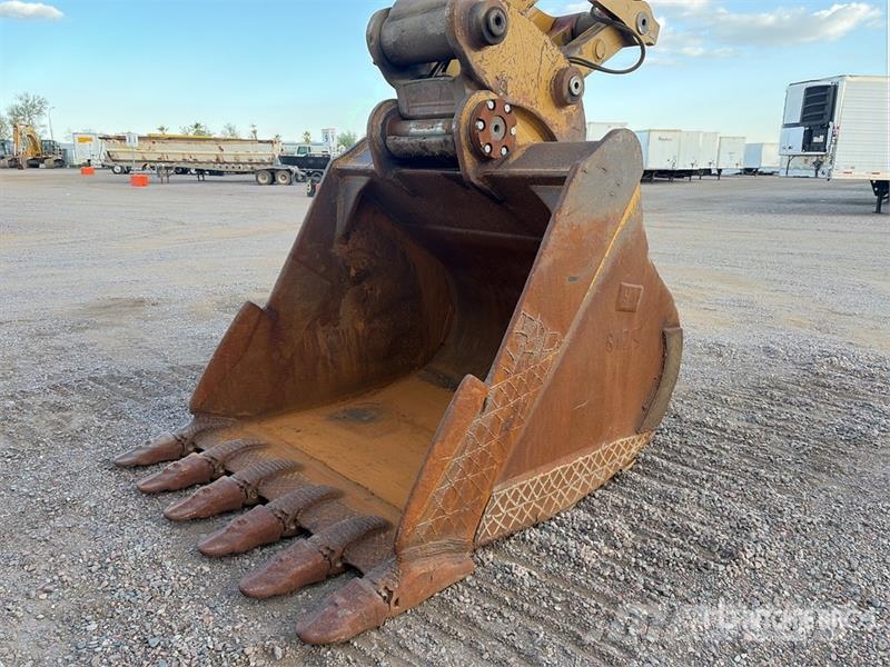 CAT 365B حفارات زحافة