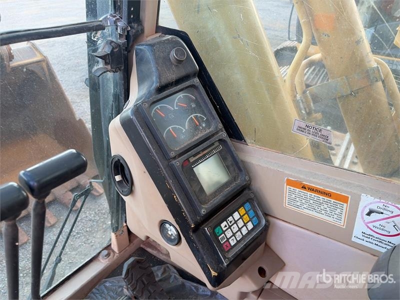 CAT 365B حفارات زحافة