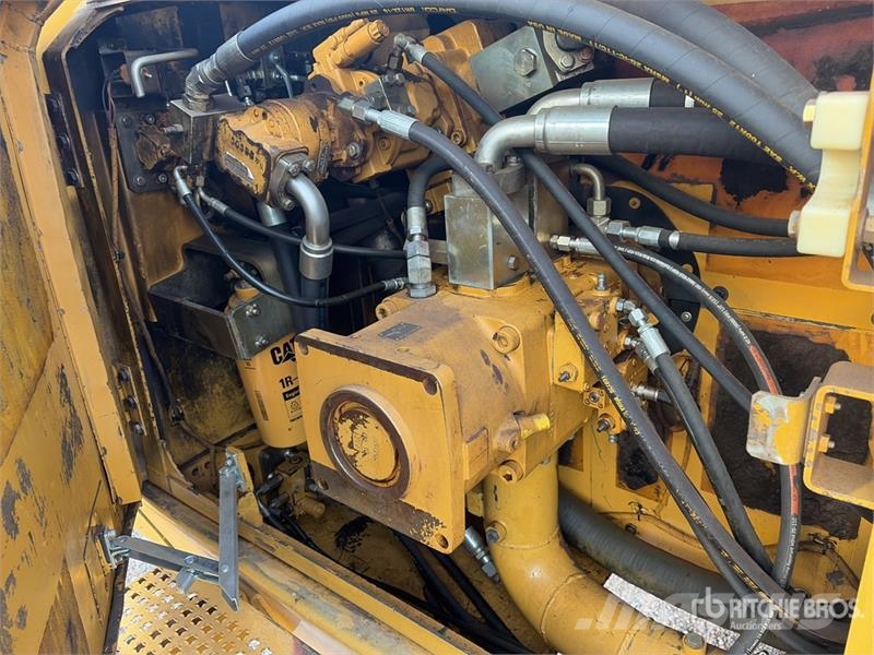 CAT 365B حفارات زحافة