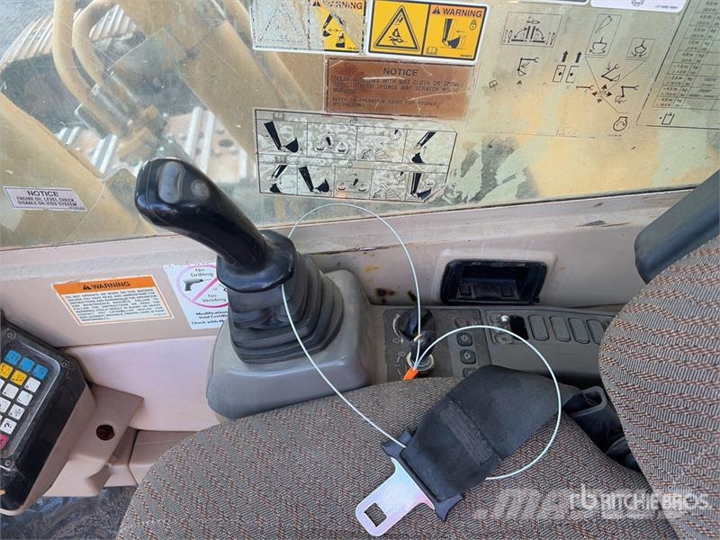 CAT 365B حفارات زحافة