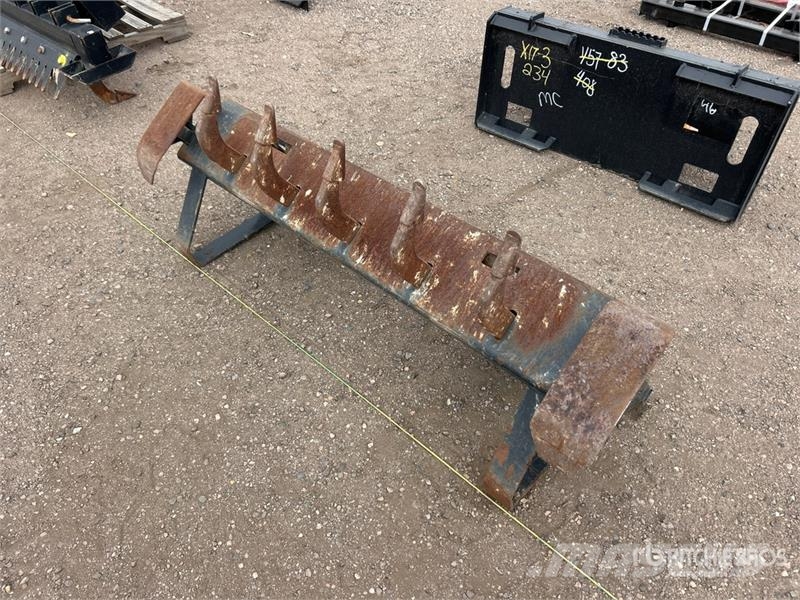 CAT 40 in Skid Steer Ripper Scarifier スカリファイヤ