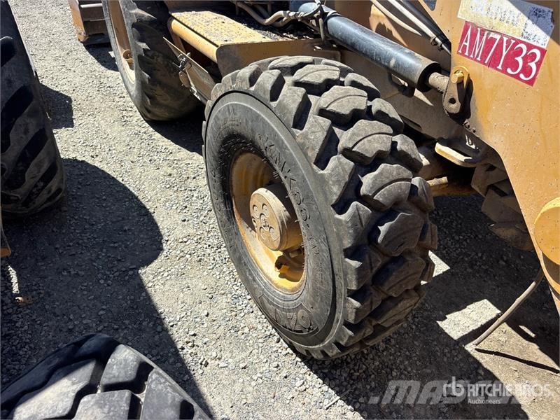 CAT 414E 4x4 Landscape Loader Kolesni nakladalci