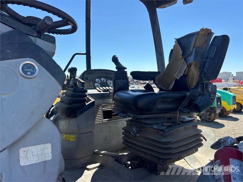 CAT 414E 4x4 Landscape Loader Kolesni nakladalci