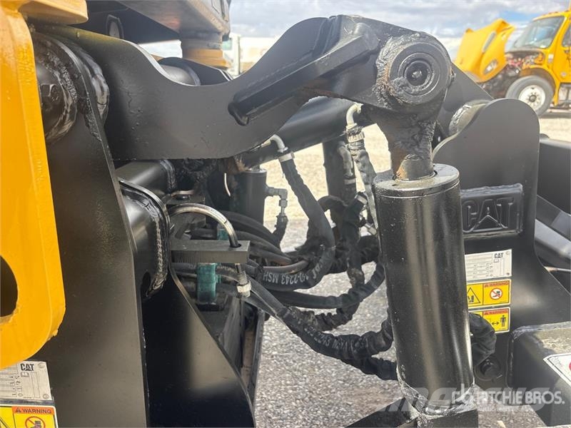 CAT 415 IL 4x4 Landscape Loader 휠로우더
