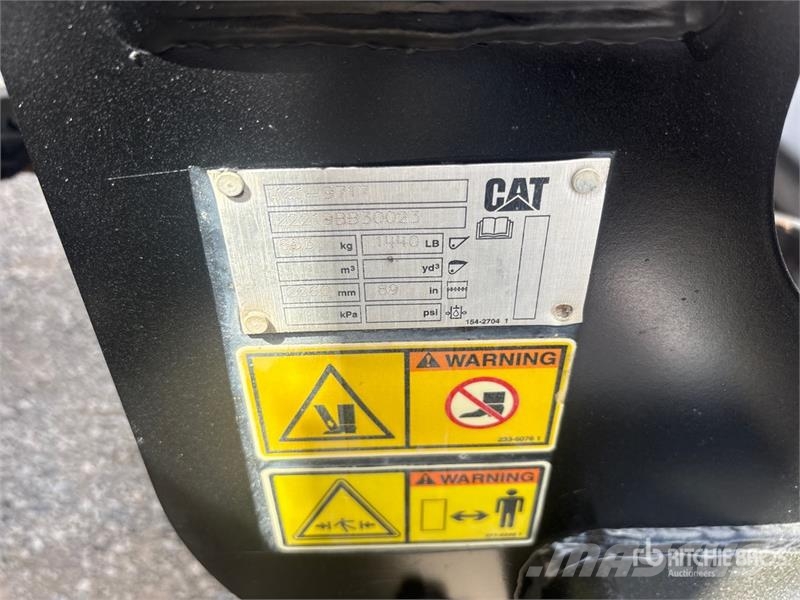CAT 415 IL 4x4 Landscape Loader 휠로우더