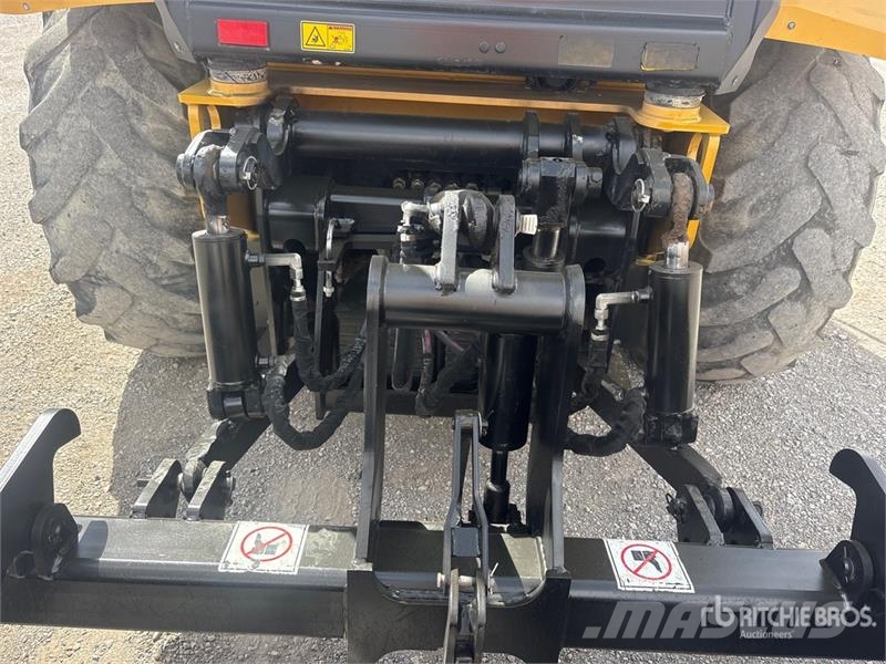 CAT 415 IL 4x4 Landscape Loader 휠로우더