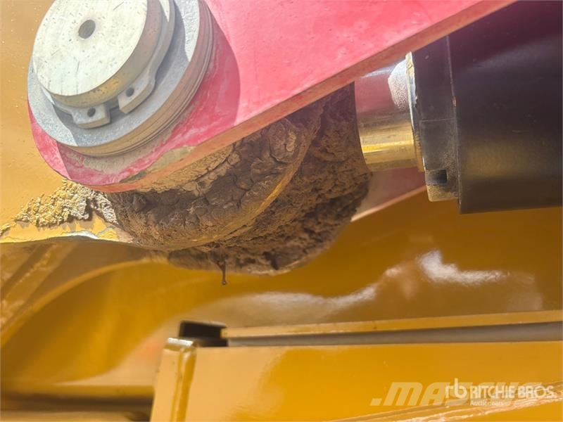 CAT 415 IL 4x4 Landscape Loader 휠로우더