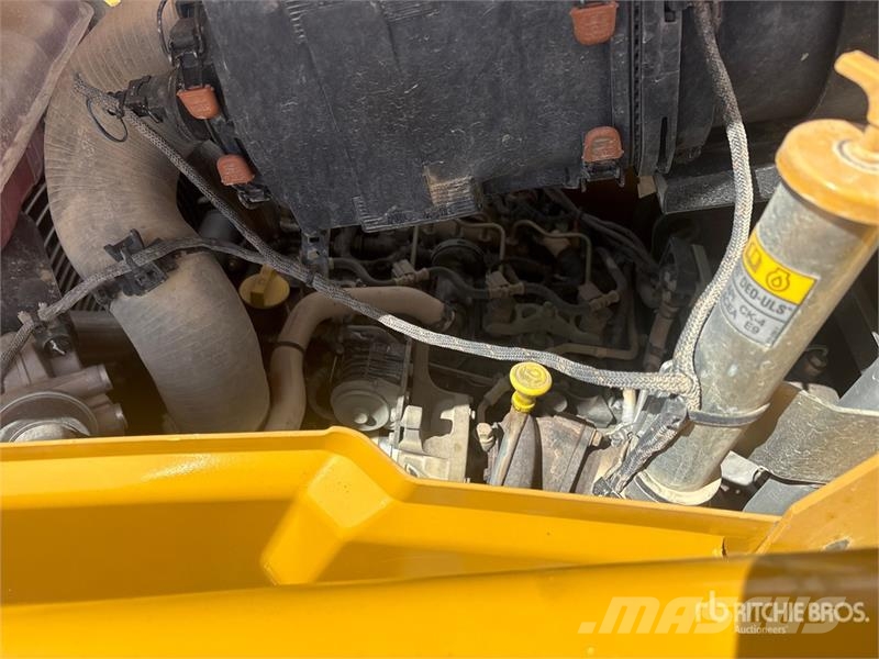 CAT 415 IL 4x4 Landscape Loader 휠로우더