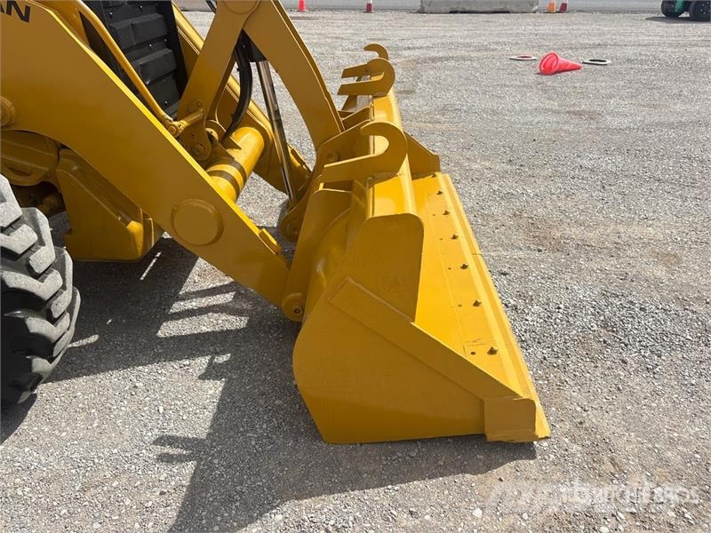 CAT 415 IL 4x4 Landscape Loader 휠로우더