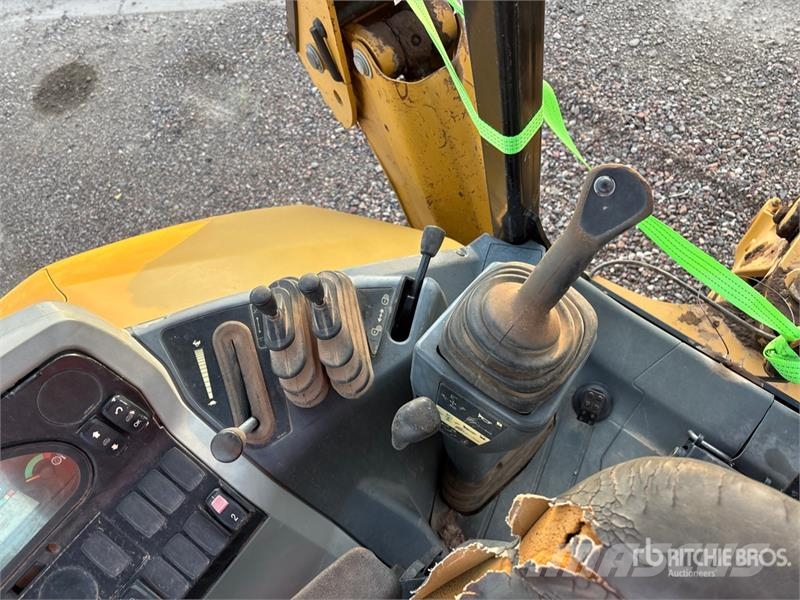 CAT 415F2 4x4 Backhoe Loader (Inoperable) Backhoe