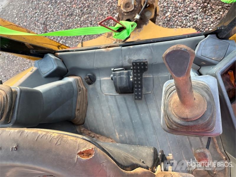 CAT 415F2 4x4 Backhoe Loader (Inoperable) Backhoe