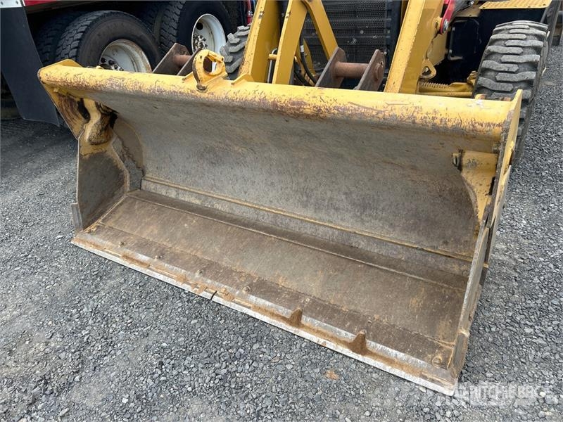 CAT 415F2 IL لوادر بعجل