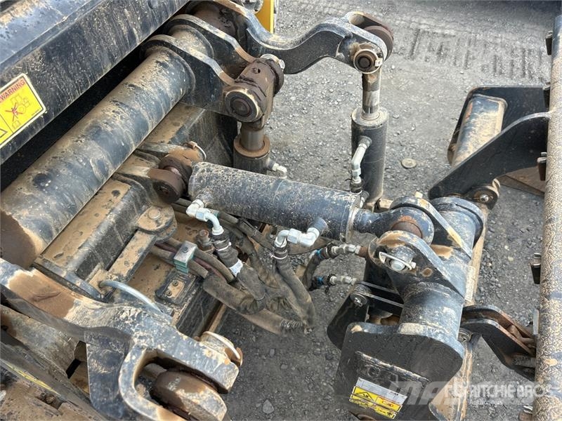 CAT 415F2 IL لوادر بعجل