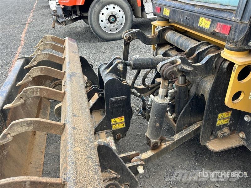 CAT 415F2 IL لوادر بعجل