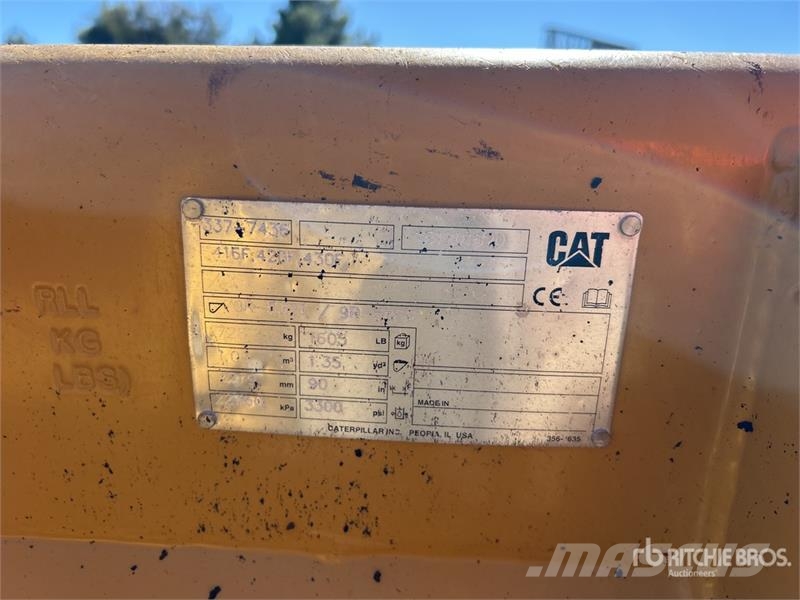 CAT 415F2IL 4x4 Landscape Loader Kolesni nakladalci