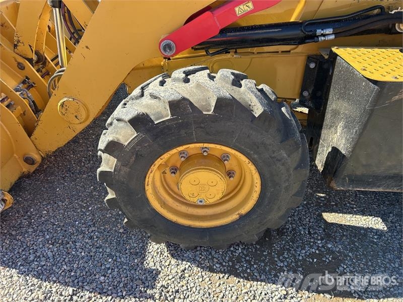 CAT 415F2IL 4x4 Landscape Loader Kolesni nakladalci