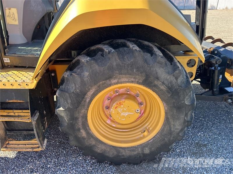 CAT 415F2IL 4x4 Landscape Loader Kolesni nakladalci