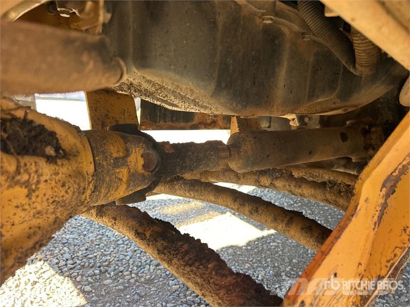 CAT 415F2IL 4x4 Landscape Loader Kolesni nakladalci