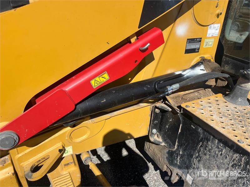 CAT 416F2 Rovokopači
