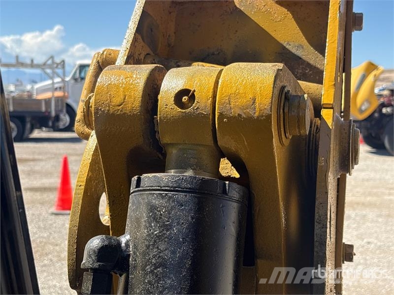 CAT 420 Backhoe