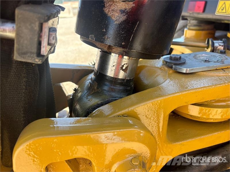 CAT 420 Backhoe