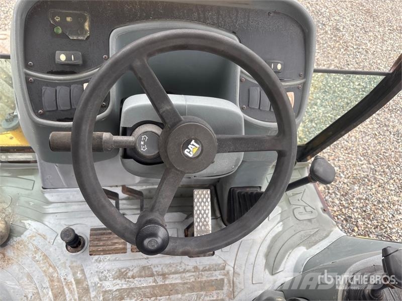 CAT 420D Ekskavatoriniai krautuvai